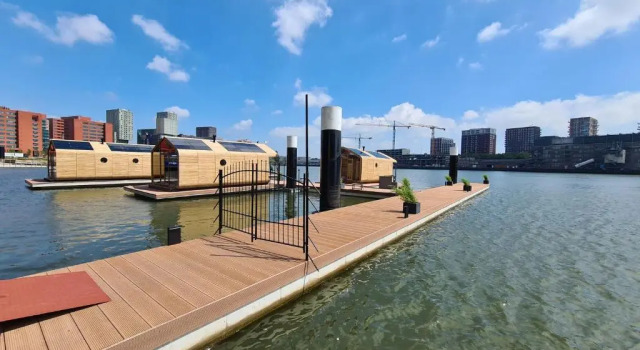 Коттедж Wikkelboat Nr5 at Floating Rotterdam Rijnhaven