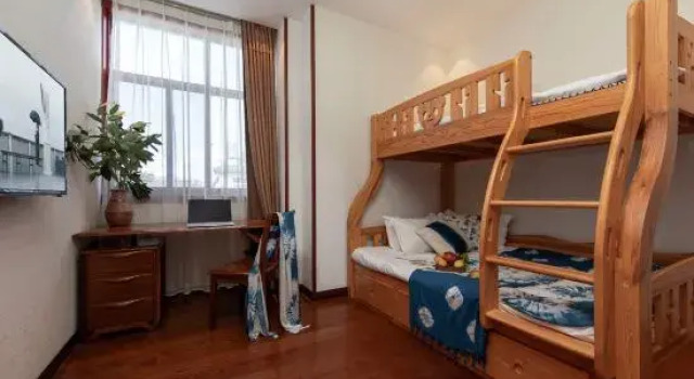 Семейный люкс Deluxe с 2 комнатами Ganfu Bai Aesthetic Landscape Homestay (Dali Ancient City Branch)