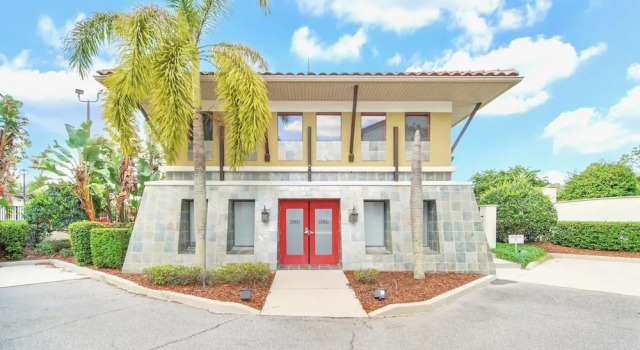 Near Disney - 4BR Townhome - Resort Pool Access