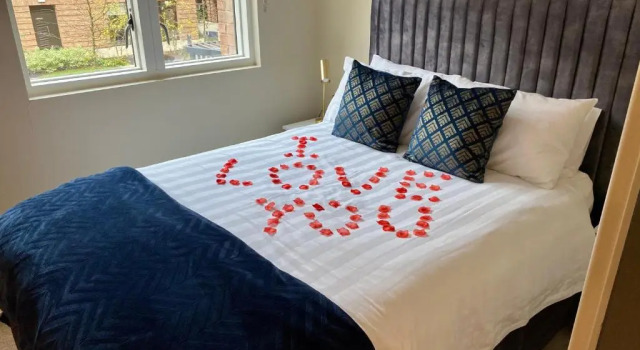 City Centre Luxury studio apartment suite with garden view