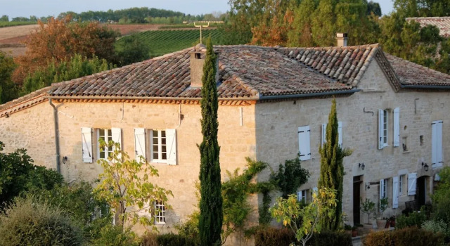 GÃ®te Le Syrah with swimming pool in a 250 year-old winery