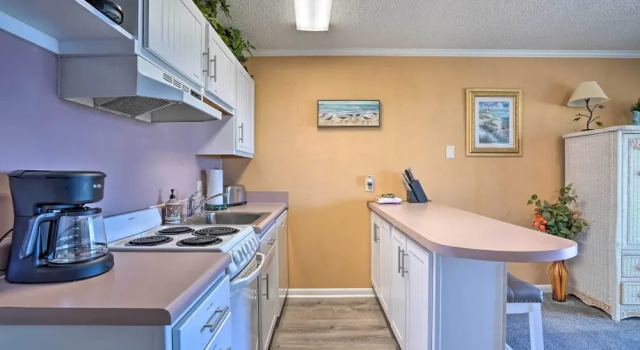 Апартаменты Beachfront Isle of Palms Condo w/ Balcony & Pool!