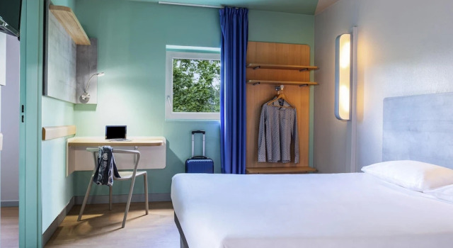 Трёхместный номер Standard ibis budget Grigny Centre