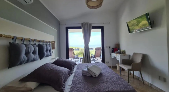 Номер Deluxe B&B Tiscali