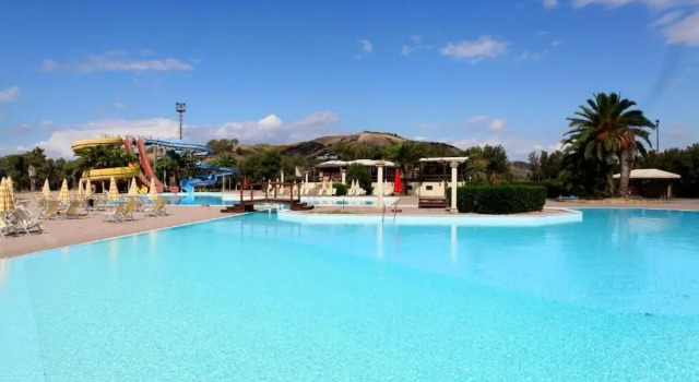 alberghi del mediterraneo s.r.l., Réserver Hôtel Hôtels à Cutro avec parking, Parking