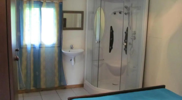 Коттедж с 4 комнатами Les Bungalows du Mont-Auban