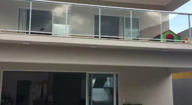 Casa com piscina em Caraguatatuba, Забронировать Отель Отели Карагуататуба 3 звезды, 3*
