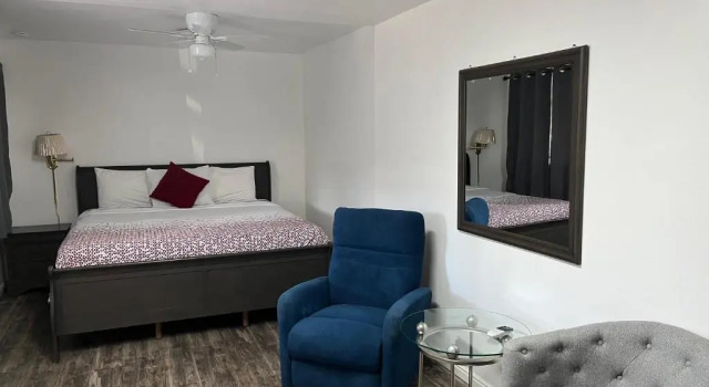 Номер Standard Holiday Motel