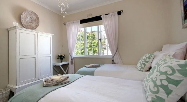 Hout Bay Beach Cottage, Забронировать Дом для отпуска Хаут-Бей Atlantic Seaboard
