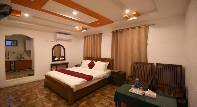 Al Noor Starlet Hotel, Забронировать Отель Отели Скарду с парковкой, Парковка