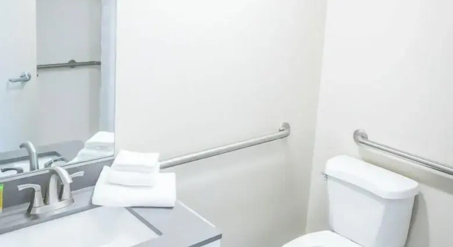 Четырёхместный номер Standard Islander Inn