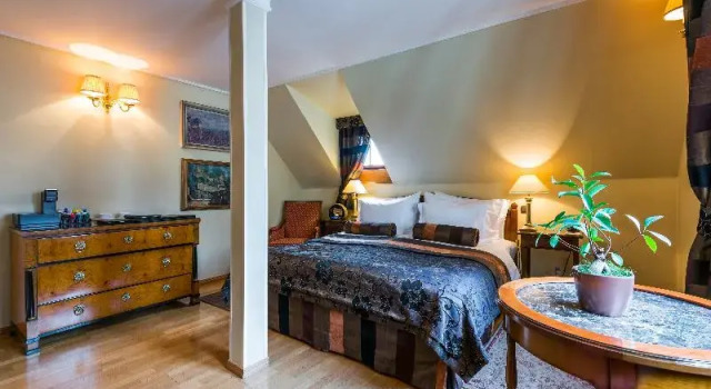 Grand Zimmer Golden Well