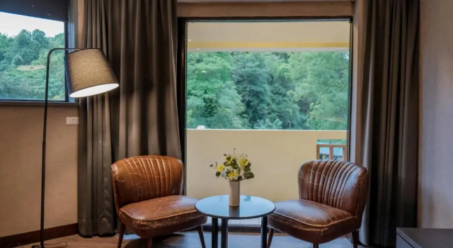 Номер Standard Koi Lake Hotel