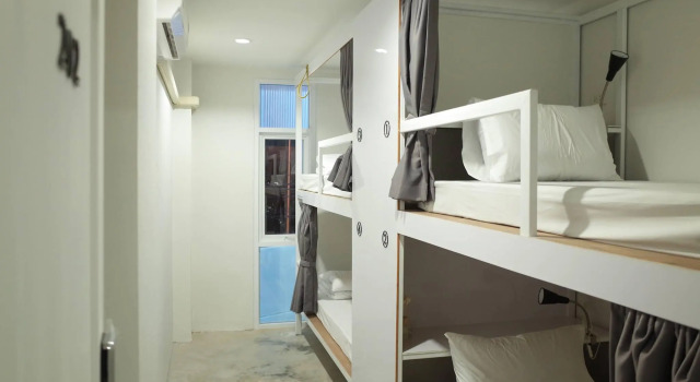 Кровать в общем номере (женский номер) Hub of Joys Hostel