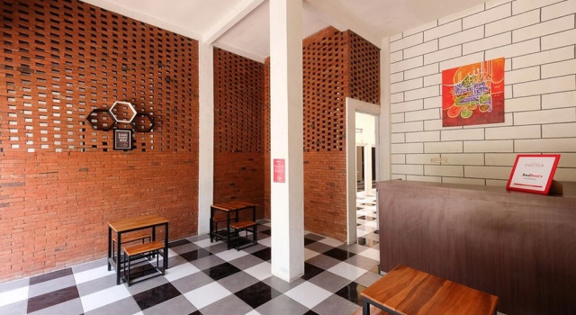 Mie Lombok by RedDoorz, Prenota Hotel Kediri East Java