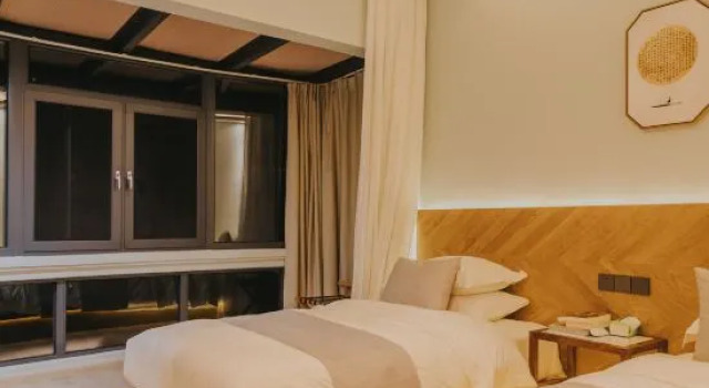 Двухместный люкс Guyanhuaxiang Branch  Jiangju Xiaoyin Homestay