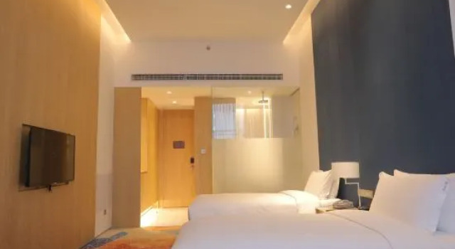 Номер Superior Holiday Inn Express Shanghai Songjiang Fangta by IHG