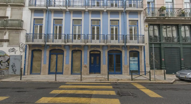 High Ceiling Duplex Apt Cais do Sodre