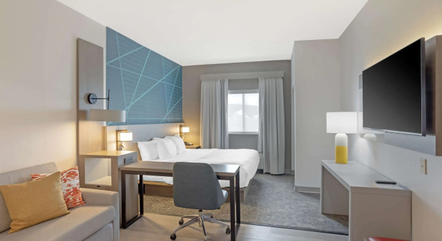 Двухместный люкс Comfort Suites Bloomsburg