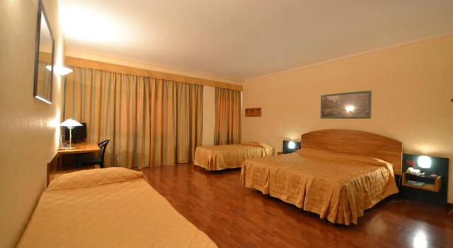 Habitación cuádruple Estándar Sun Hotel