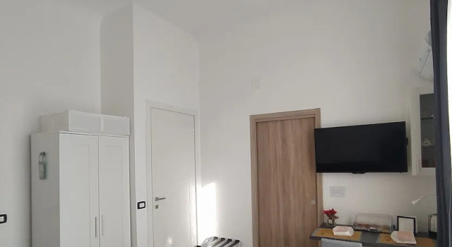 Двухместный номер Comfort с балконом и с видом на город DOMUS NIKOLAI ROOMS AND TERRACE-Central Bari