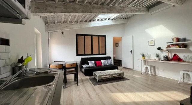 Апартаменты Spacious Apartment Near The Sea