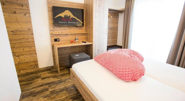 Habitación doble Estándar con balcón Piz Ot