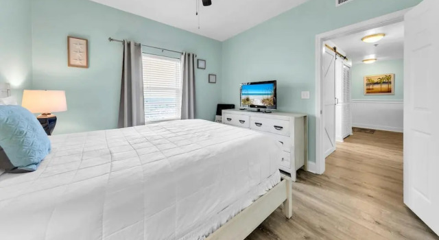 Laketown Wharf 1326