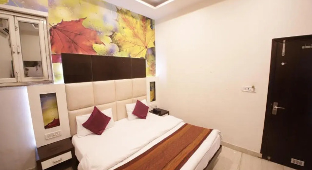 Номер Superior Hotel Golden Wings 2 mnts New Delhi railway station