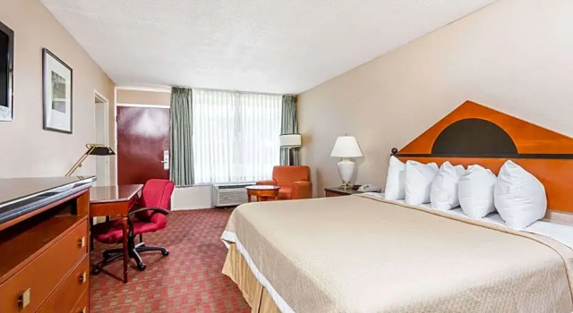 Четырёхместный люкс Days Inn by Wyndham Goldsboro