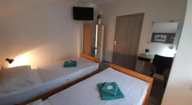 Apartment Dujmović 1, Rezerwuj Apartament Otocac 
