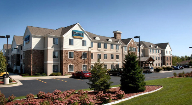 Двухместный номер Standard с 2 комнатами Staybridge Suites Grand Rapids-Kentwood by IHG