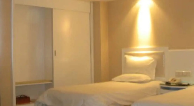 Двухместный номер Standard Dushanzi Hotel - Urumqi