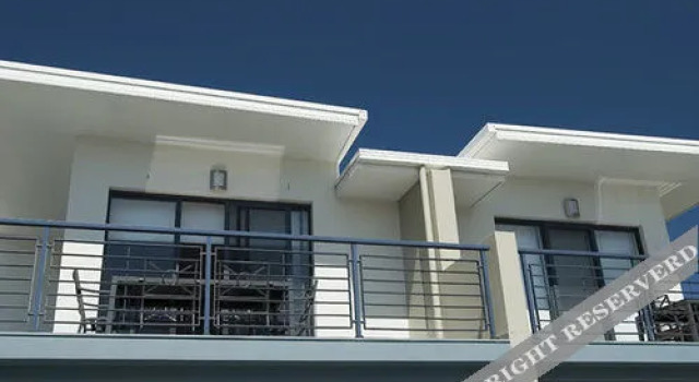 Mollymook Luxury Beachfront Apartment 3