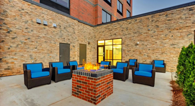 Holiday Inn Express & Suites Winston Salem Sw Clemmons by IHG, Забронировать Отель Клеммонс Северная Каролина