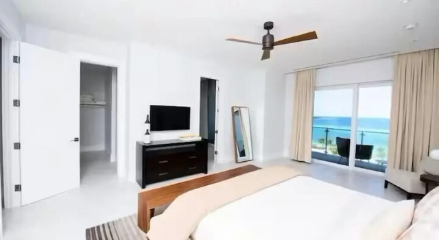 Апартаменты Luxury Garden Villa Condo at ONE Cable Beach