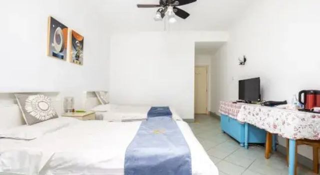 Люкс с 3 комнатами с видом на сад Bage Holiday Inn (Family Hotel)