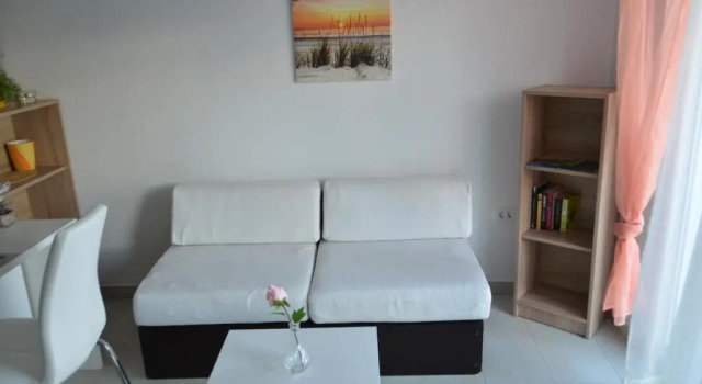 Студия Garden View Apartments