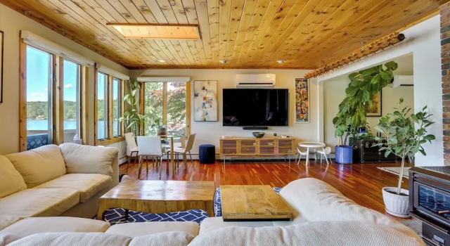 Waterfront Home on White Lake: Near Bethel Woods!, Book Feriehus Bethel New York State
