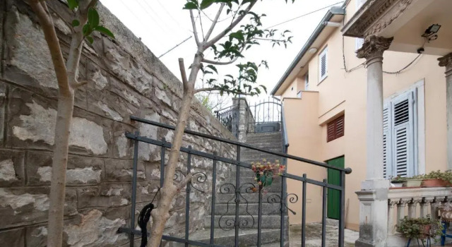 Modern Antique apartment's Villa Castropola 8, located in Center of Pula, Забронировать Апартаменты/квартира Апартаменты Пула, рядом с Pula Twin Gates, Апартаменты/квартира