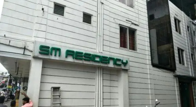 S M Residency, Book Hotel Hoteller i Melattoor med parkering, Parkering