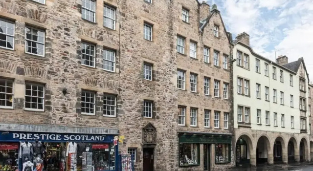Charming City Apartment on Royal Mile, Забронировать Апартаменты/квартира Эдинбург Midlothian, рядом с Железнодорожный вокзал Эдинбург-Уэверли