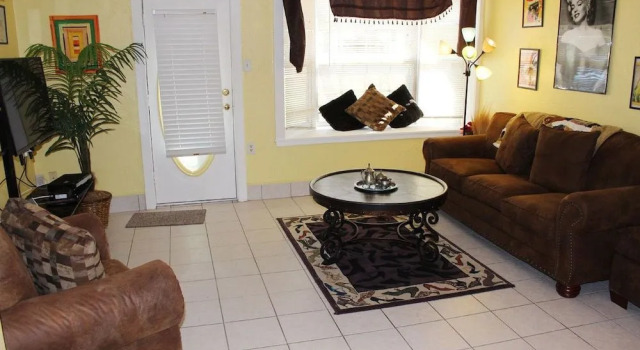6824T - Retro Beach Bungalow by RedAwning, Prenota Casa vacanze New Smyrna Beach 
