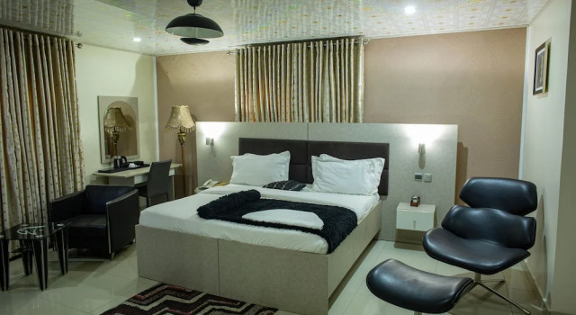 Номер Executive DFranklin Apartments and Event Center