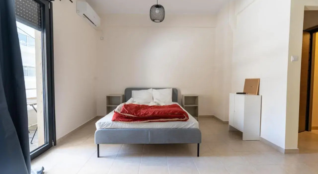 Ag. Ioannis metro station studio 1 bed 2 pers