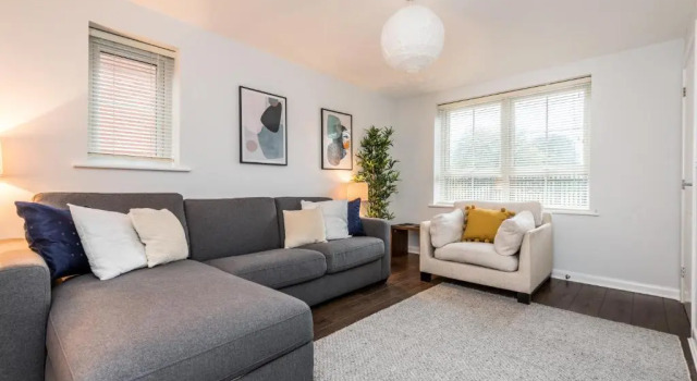 Host Apartments Homely 3 Bedrooms-sleeps 8 Parking