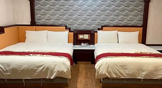 Четырёхместный номер Standard Mei Hua Hotel