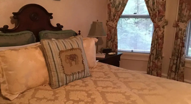 Люкс Brookview Manor Inn