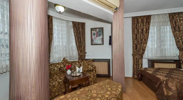 Люкс с красивым видом из окна Kuran Hotel International