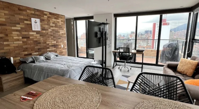 Charming Chapinero Lodge Urban Retreat w